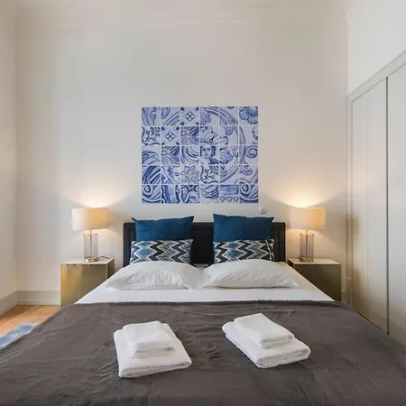 Lovelystay - Fancy In The Heart Of Lisbon