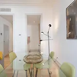 Appartement Fancy Downtown By Lovelystay